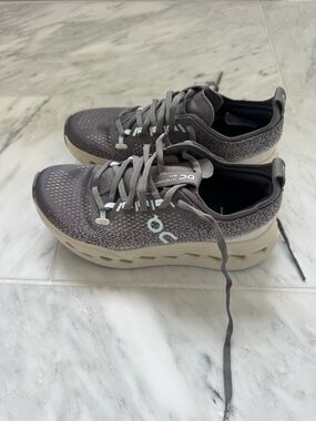 On Running 
Cloudsurfer Max
NIB - Never Worn
Women’s Size 7
Color: Asphalt/Ice